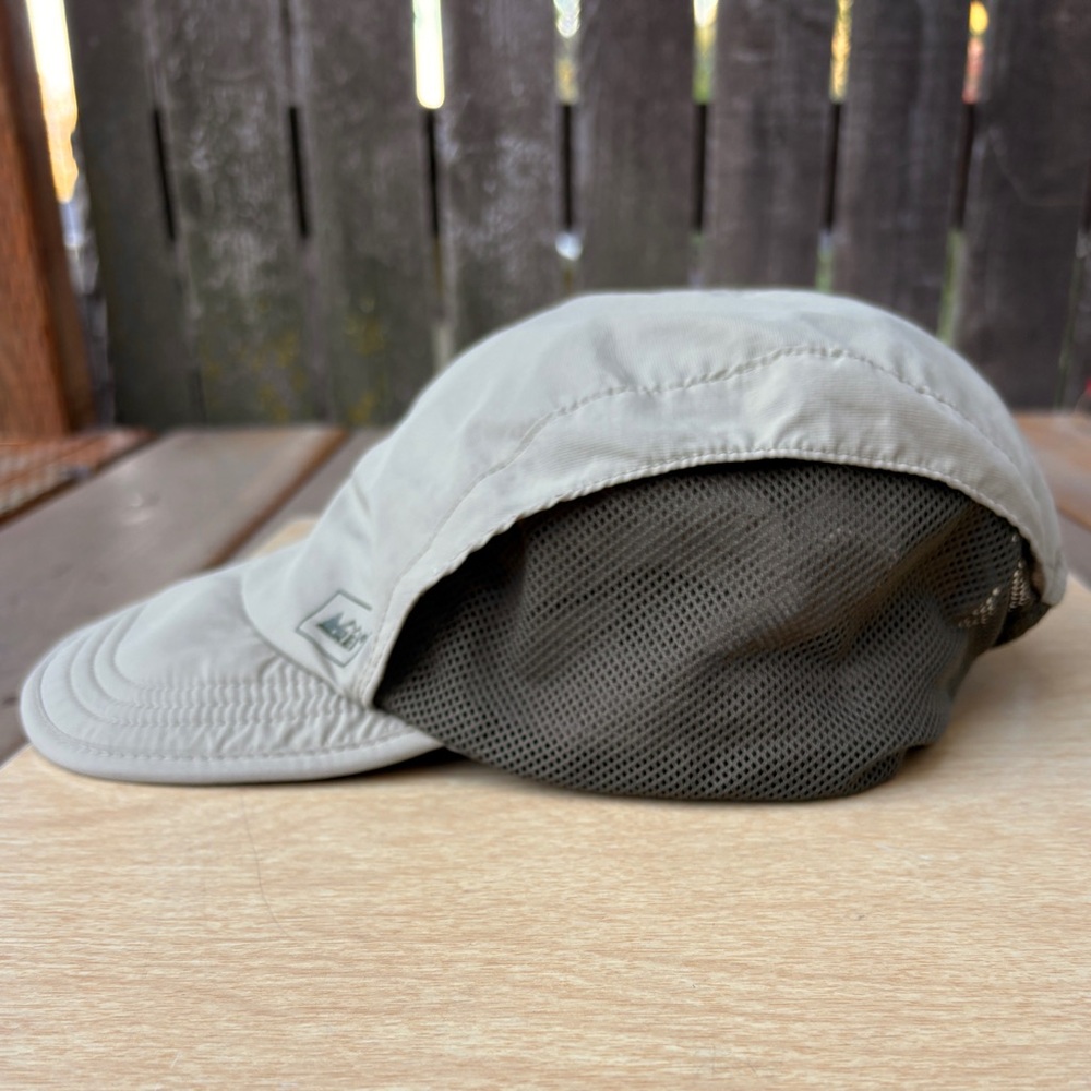 REI Lightweight Vented Mesh Panel Packable Running Cap in Tan/Khaki O/S